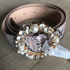 Rue 21 one size belt
